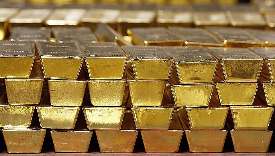 Золотые и серебряные слитки в Азербайджане подешевели
