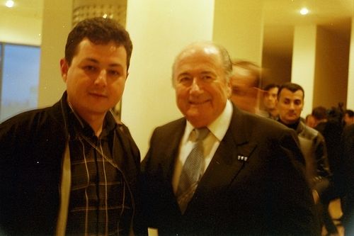 Ехидные улыбки на лицах: случилось то, о чем 15 лет назад в Баку говорил президент ФИФА