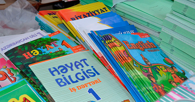 В Азербайджане выявили негативные стороны при составлении учебников