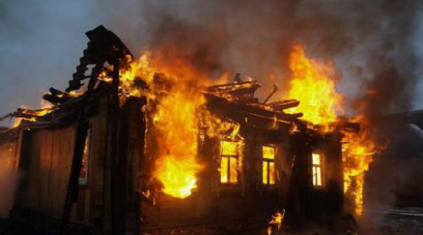 В Баку сгорел дом - погиб хозяин
