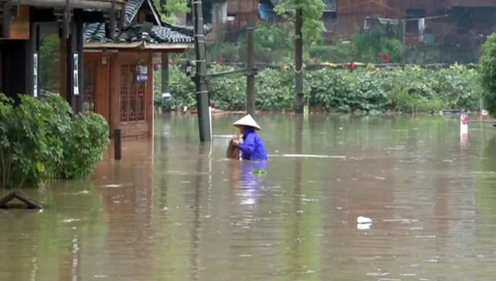 На Китай обрушились ливни - в зоне бедствия оказались 354 тысячи человек