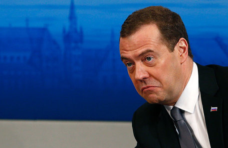 Президент Туркмении подарил Медведеву щенка