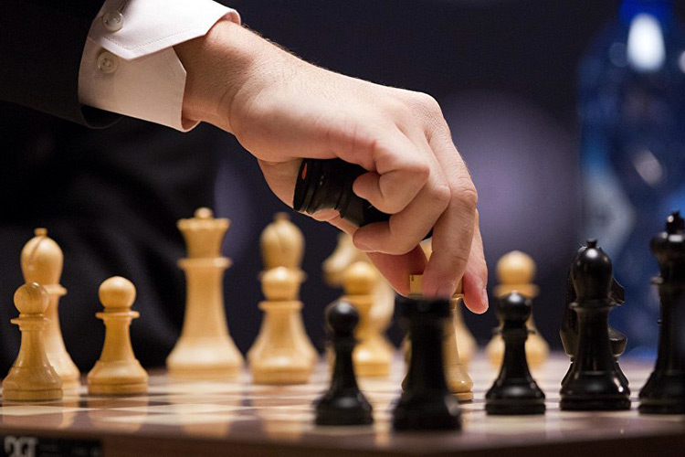 Азербайджанские шахматисты уверенно лидируют на ЧЕ  