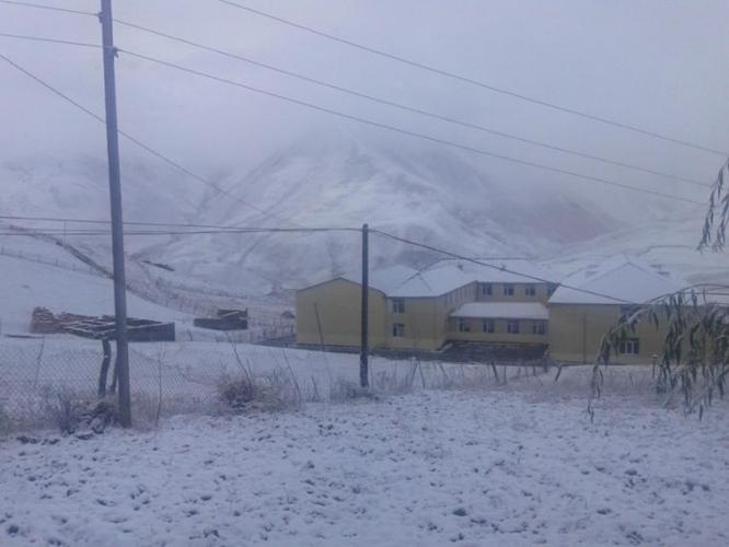 В Азербайджане выпал снег
