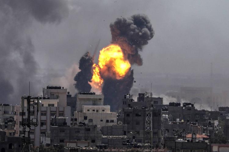 Израиль поразил два военных поста ХАМАС в секторе Газа