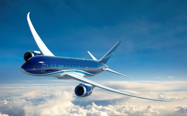 Пассажиры самолета, совершившего экстренную посадку в Москве по технической причине, доставлены в Баку