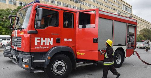 В Баку из-за пожара эвакуировали детей из детского сада