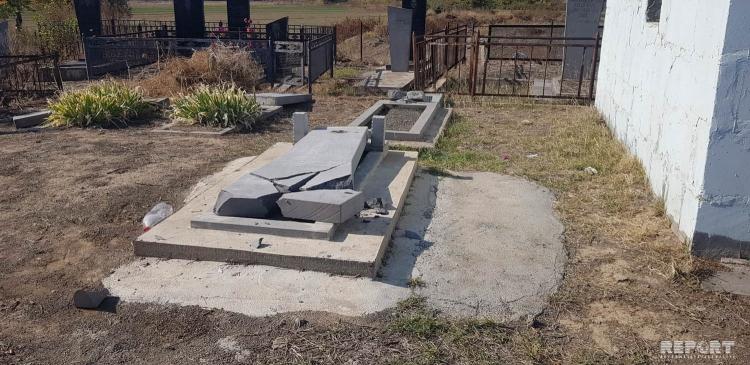 В Грузии вандалы разрушили азербайджанские могилы - ФОТО