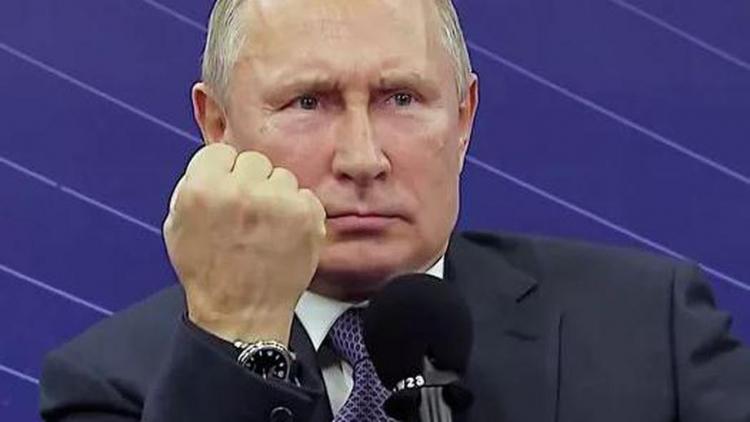 Песков объяснил жест Путина с кулаком на просьбу выделить денег