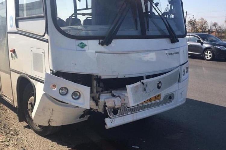В Абшеронском районе рейсовый автобус сбил женщину
