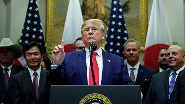 Трамп призвал раскрыть автора жалобы на его разговор с Зеленским