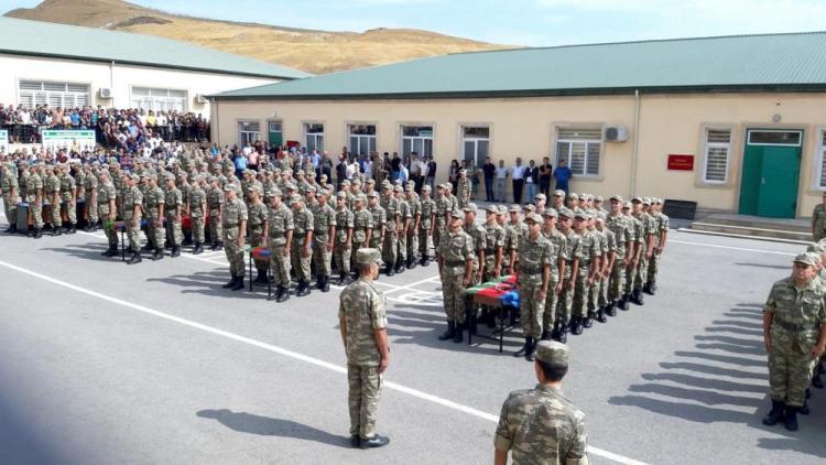 В воинских частях азербайджанской армии пройдет День открытых дверей
