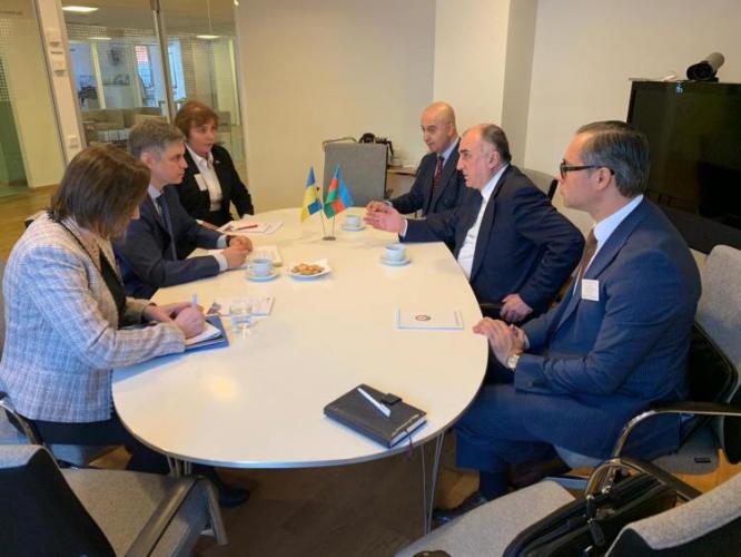 Эльмар Мамедъяров пригласил украинского коллегу в Азербайджан

