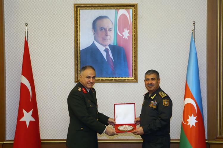 Закир Гасанов встретился с военной делегацией Турции - ФОТО