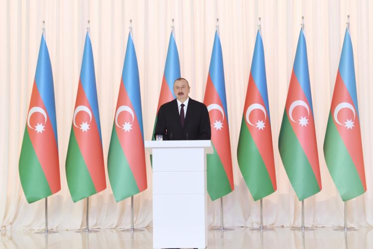 Президент Азербайджана поделился видеороликом по случаю Дня Государственного флага