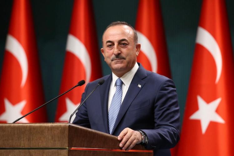 Глава МИД Турции поздравил Азербайджан с Днем Государственного флага