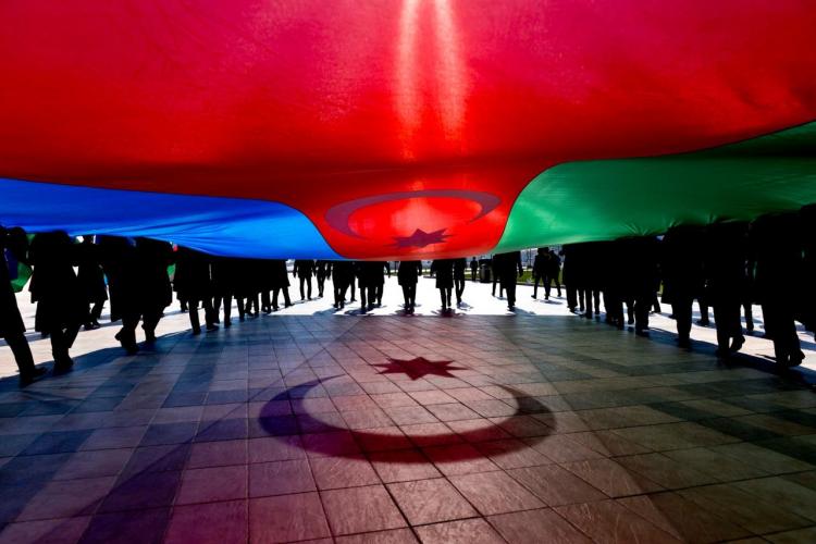 «Независимая газета»: «Трехцветное знамя будет развеваться над Азербайджаном всегда»