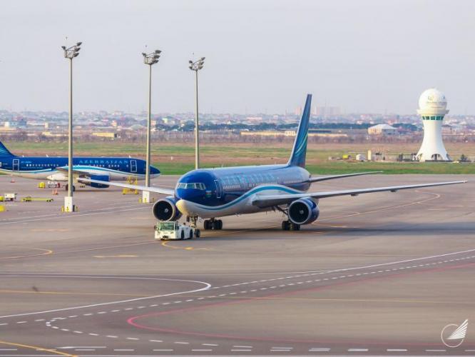 Самолет авиарейса Нью-Йорк-Баку совершил вынужденную посадку в Гяндже

