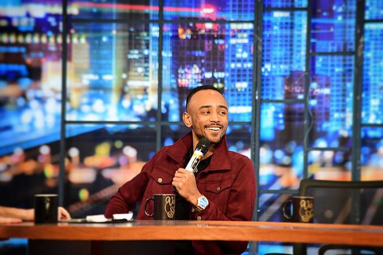 Минздрав распространил информацию о нанесении ножевого ранения телеведущему Хосе Бернардо