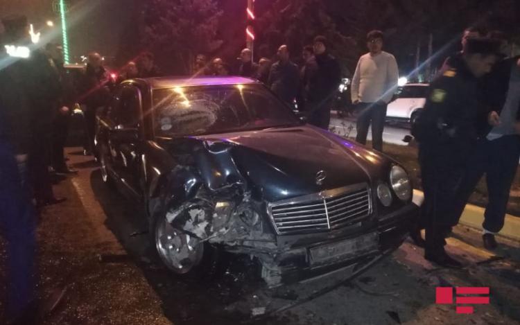 В Сумгайыте столкнулись 2 автомобиля, ранены водители - ФОТО