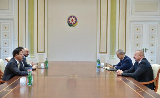 Ильхам Алиев провел переговоры с министром экономики ОАЭ
 - ОБНОВЛЕНО