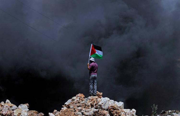 Власти Палестины призвали немедленно прекратить авиаудары по Газе