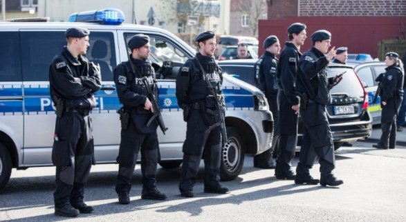 СМИ Германии сообщили о задержании азербайджанцев-организаторов незаконной переправки мигрантов