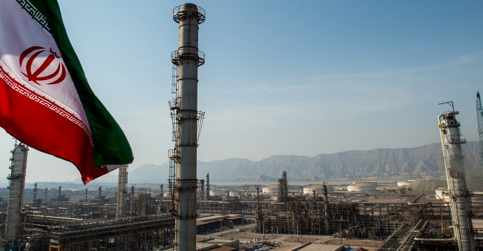 Иран ввел квоты на розничные продажи бензина 
