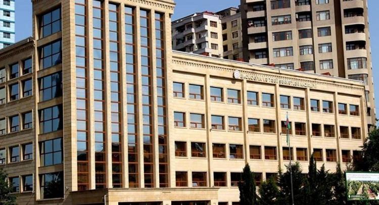 В Азербайджане на 2500 манатов оштрафован чиновник - ФОТО
