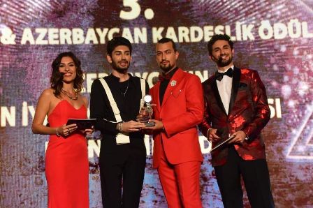 Азербайджанский вокалист удостоен престижной премии в Турции