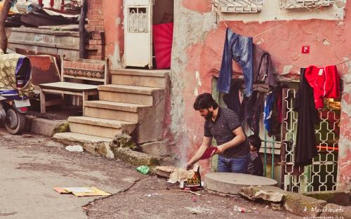 В Стамбуле неизвестный благодетель оплатил долги бедных горожан
