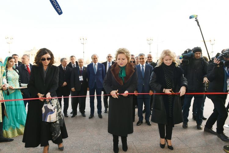 Мехрибан Алиева приняла участие в открытии павильона «Азербайджан» после реконструкции на ВДНХ
 - ОБНОВЛЕНО