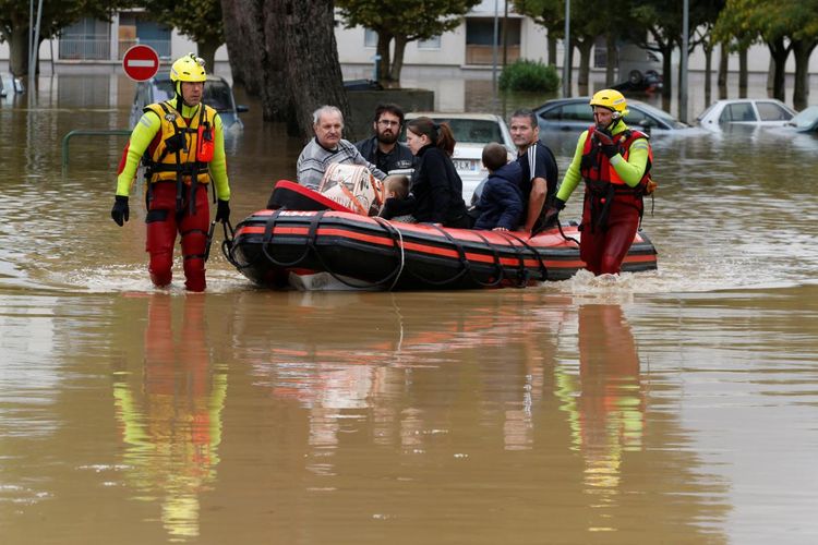 Сильное наводнение во Франции привело к жертвам