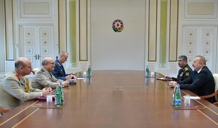 Ильхам Алиев принял председателя Военного комитета НАТО