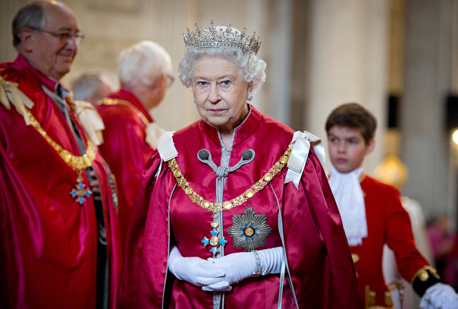 Королева Елизавета II готовится отречься от престола 