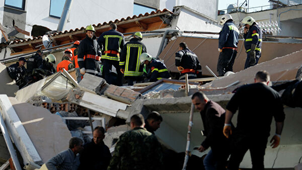 Число жертв землетрясения в Албании возросло до 40 человек - СМИ
