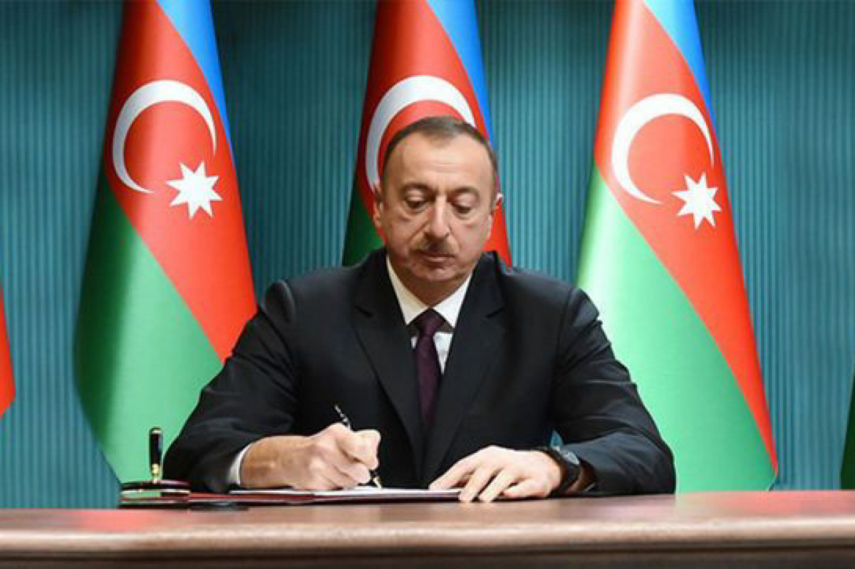 Ильхам Алиев освободил от должности Али Гасанова 