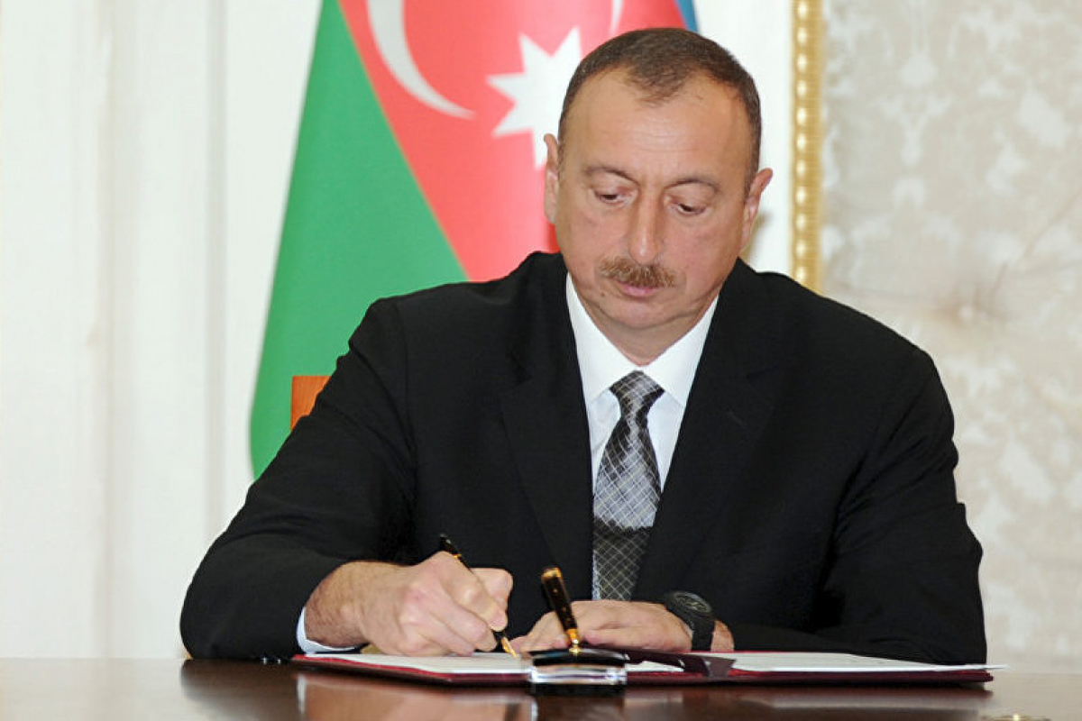 Зейнал Нагдалиев вновь стал помощником президента Азербайджана