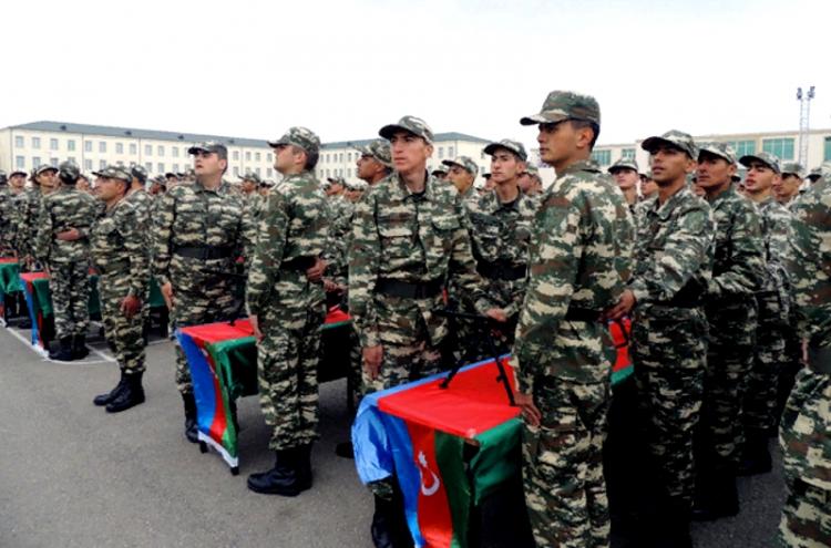 С сегодняшнего дня в Азербайджане начинается призыв на военную службу