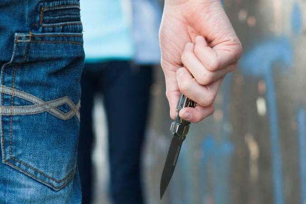 В Баку подростку нанесли ножевое ранение