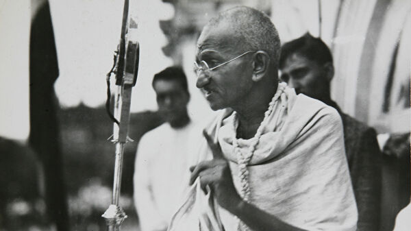 В Индии из мемориала украли прах Ганди 