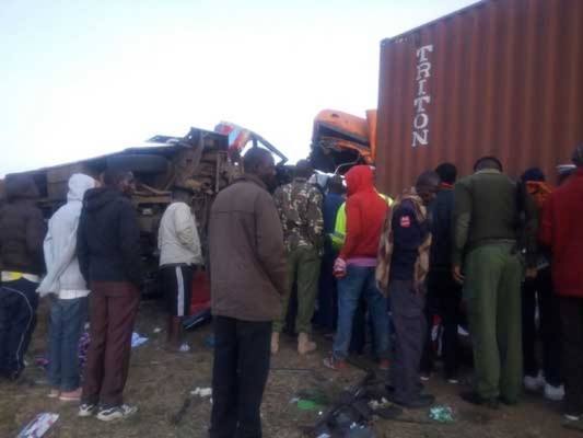 В Кении 13 человек погибли и 35 пострадали в ДТП с автобусом