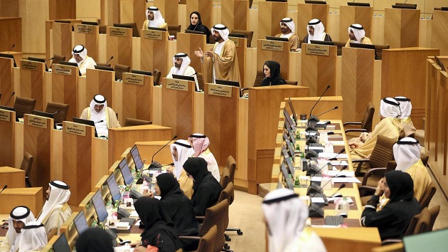 В ОАЭ семь женщин избрались в парламент
