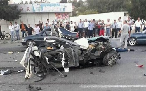 В тяжелом ДТП в Баку пострадали 11 человек
