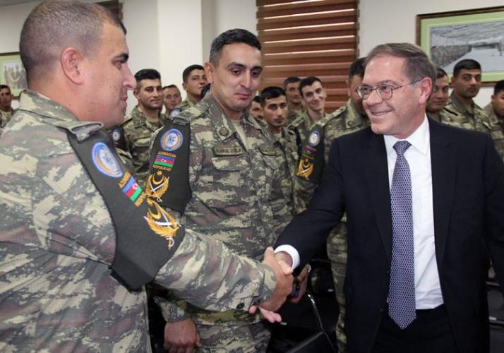 Посол США встретился с азербайджанскими военнослужащими - ФОТО