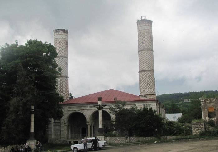 Азербайджанская община Нагорного Карабаха о «ремонте» армянами мечети в Шуше

