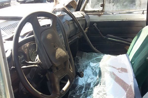 В Баку ВАЗ врезался в столб, погиб водитель