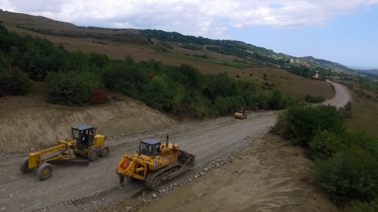 В Гусаре продолжается реконструкция 46-километровой автодороги - ФОТО

