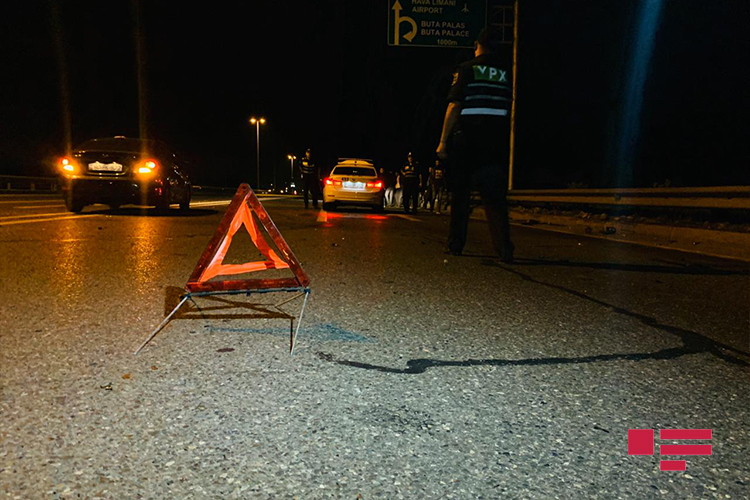 При ДТП в Баку ранены 5 человек, трое из них дети 