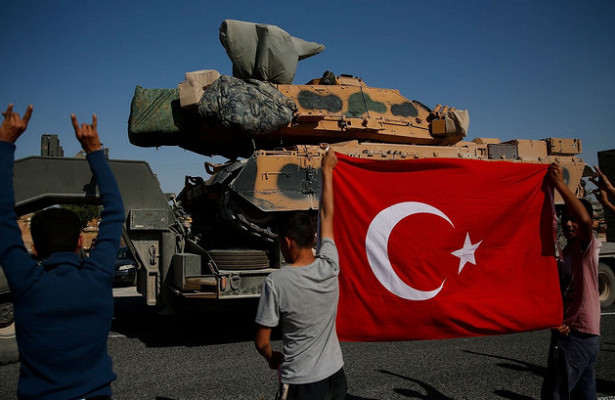 Франция приостановит поставки оружия в Турцию 